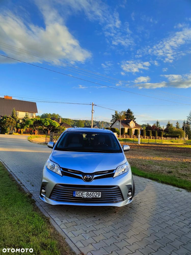 Toyota Sienna 3.5 V6 SE - 2