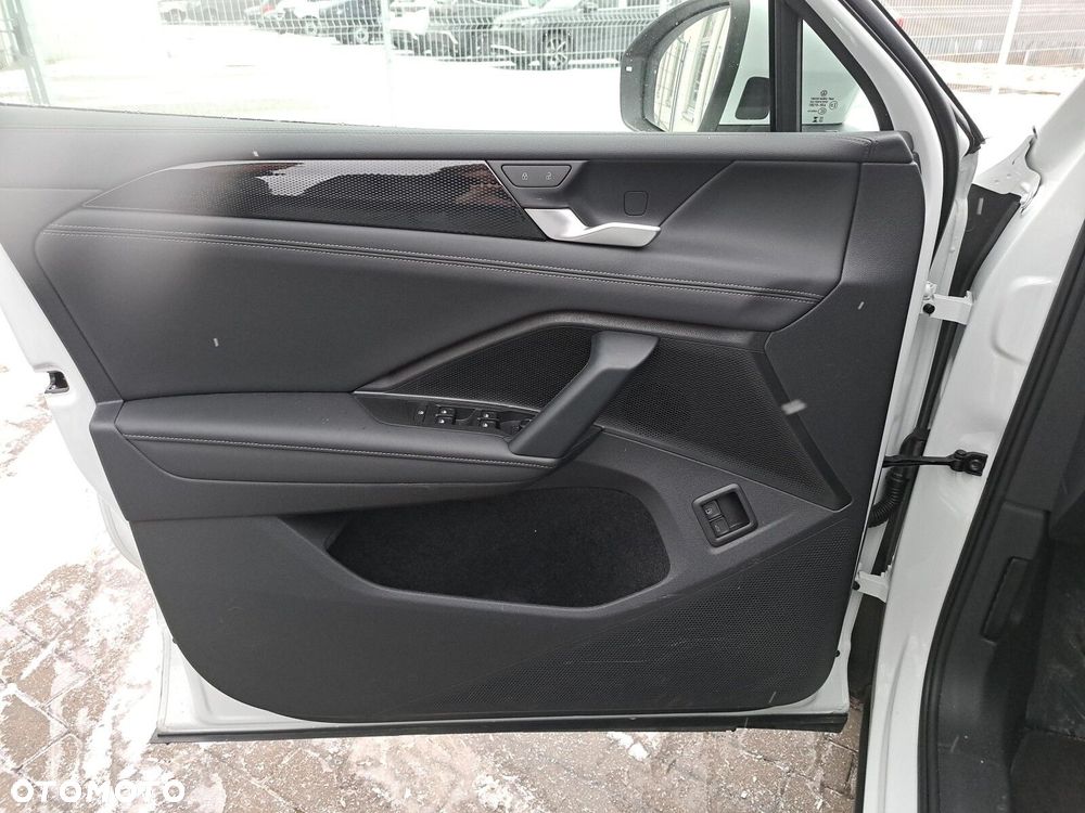 Volkswagen Tiguan - 10