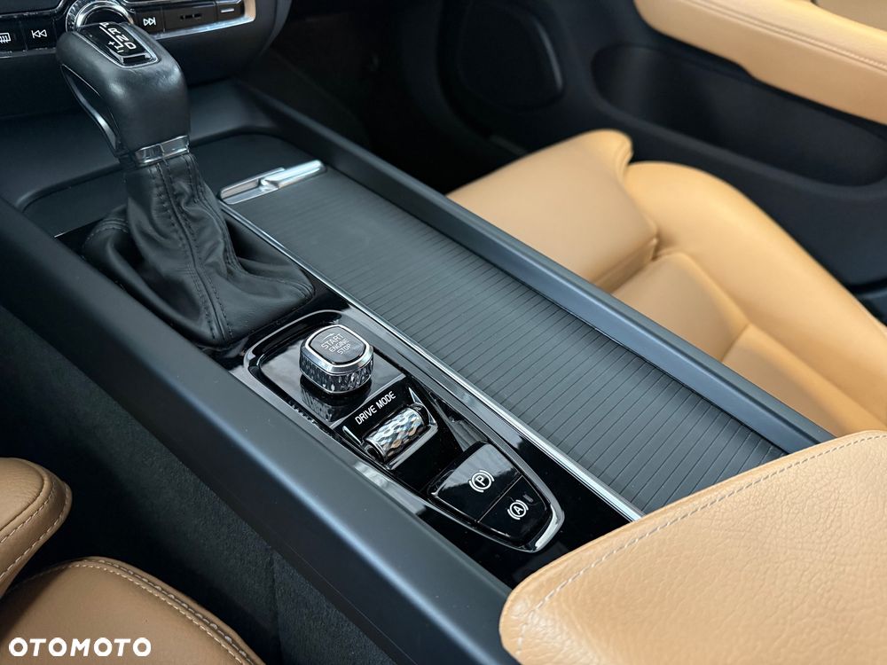 Volvo V60 Cross Country D4 AWD Geartronic Pro - 30