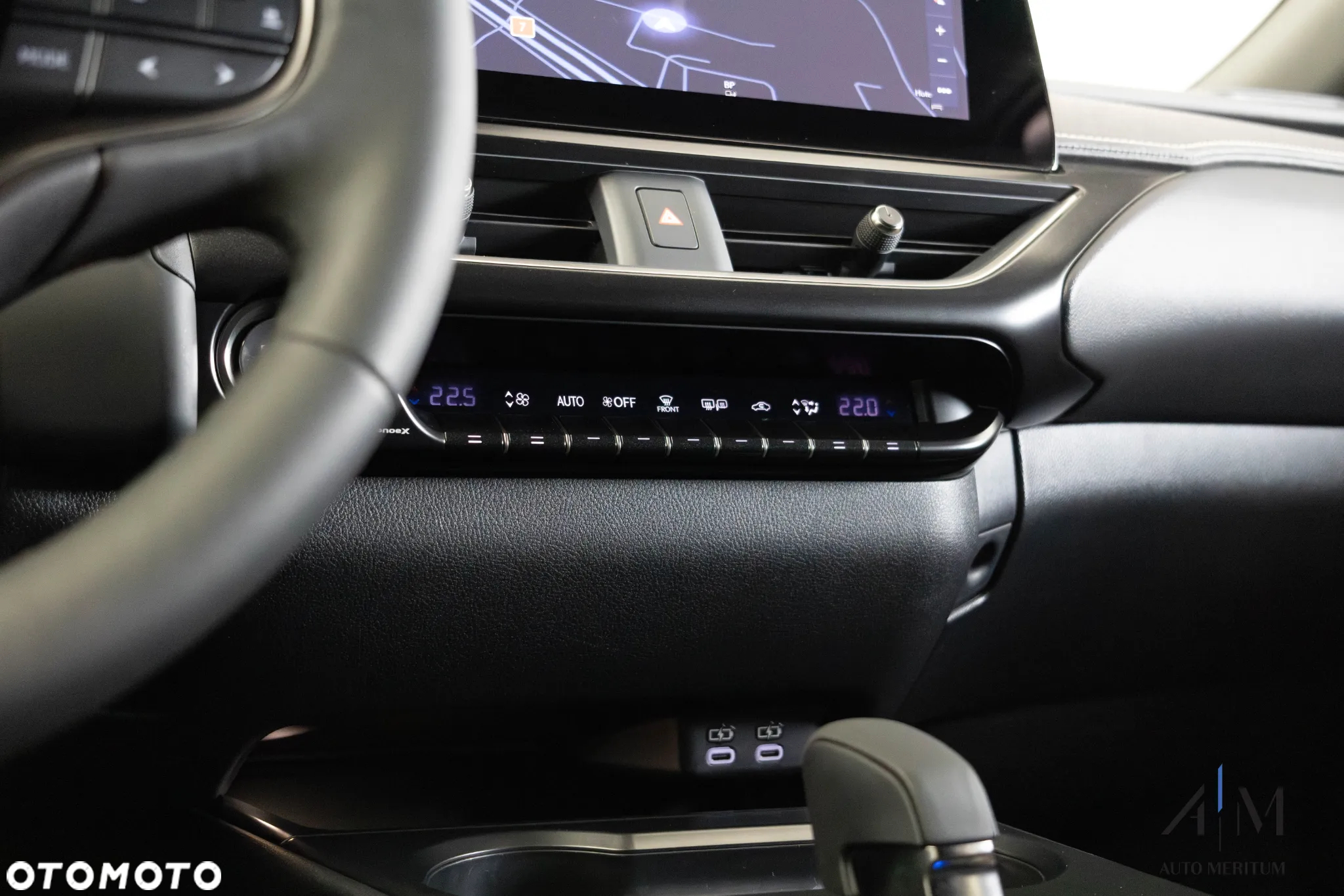 Lexus UX 300h F Sport Design AWD - 18