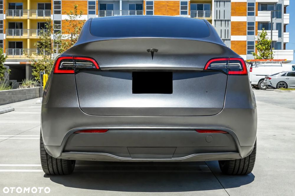 Tesla Model Y Long Range Dual Motor AWD - 5