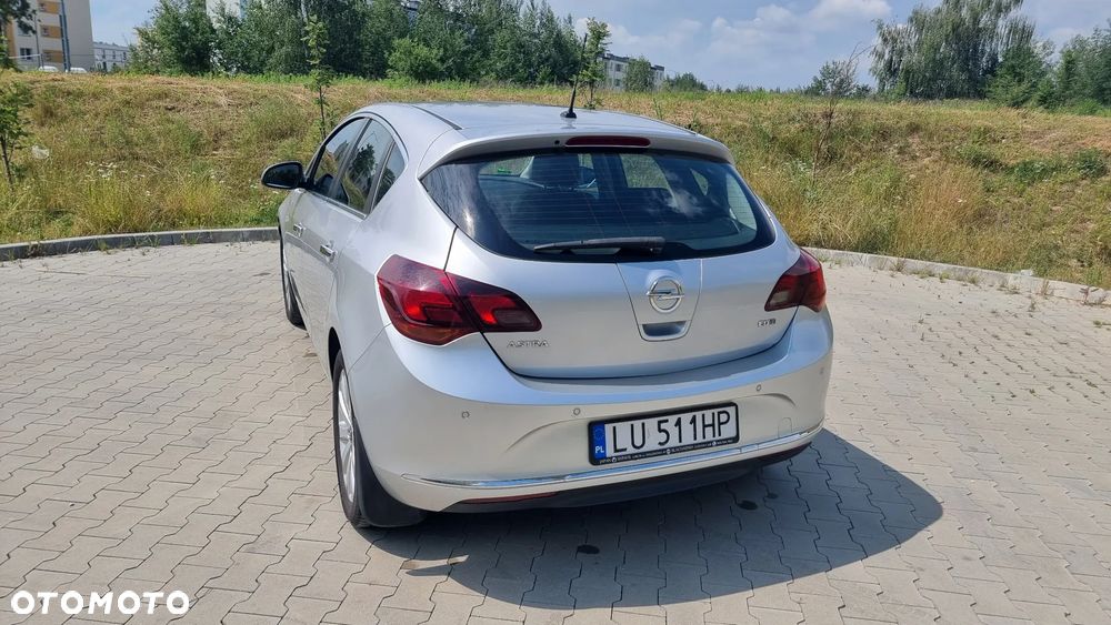 Opel Astra 1.7 CDTI Cosmo - 11