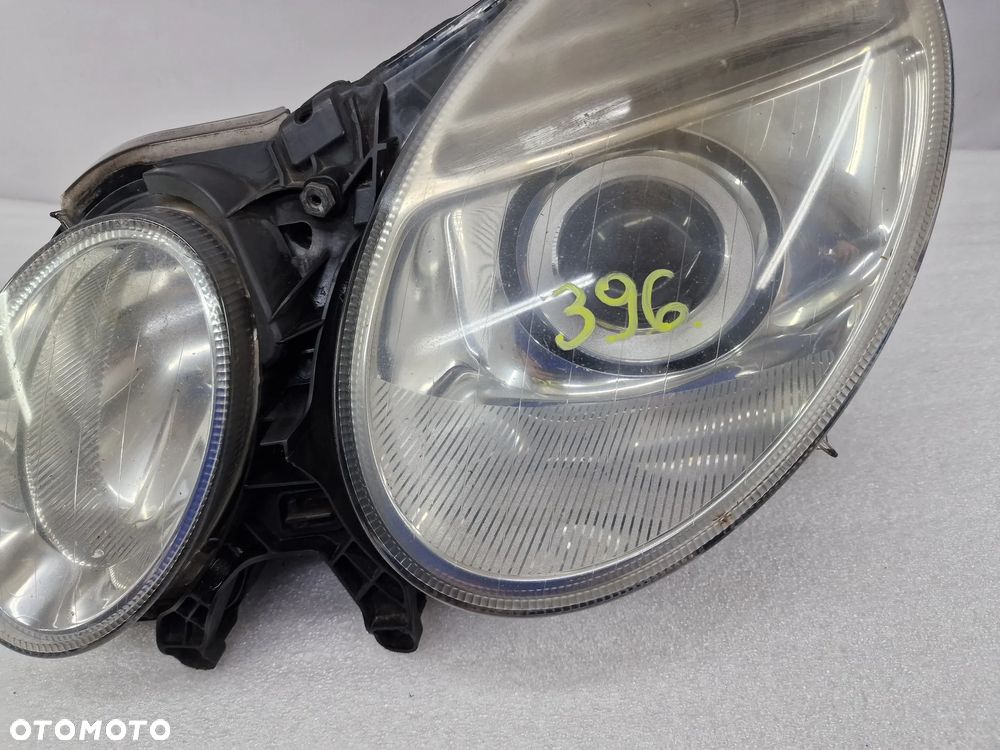 MERCEDES W211 E-KLASSA LIFT 05- LEWA LAMPA PRZEDNIA PRZÓD NIESKRĘTNA XENON , NR AUKCJI LA396 - 4