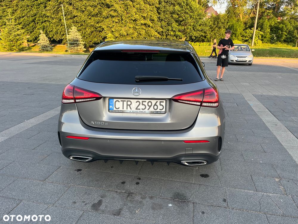 Mercedes-Benz Klasa A 180 d AMG Line 8G-DCT - 3