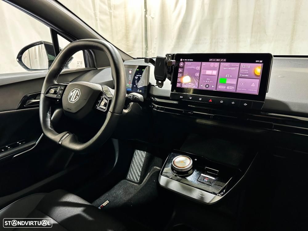 MG MG4 64 kWh Luxury - 33