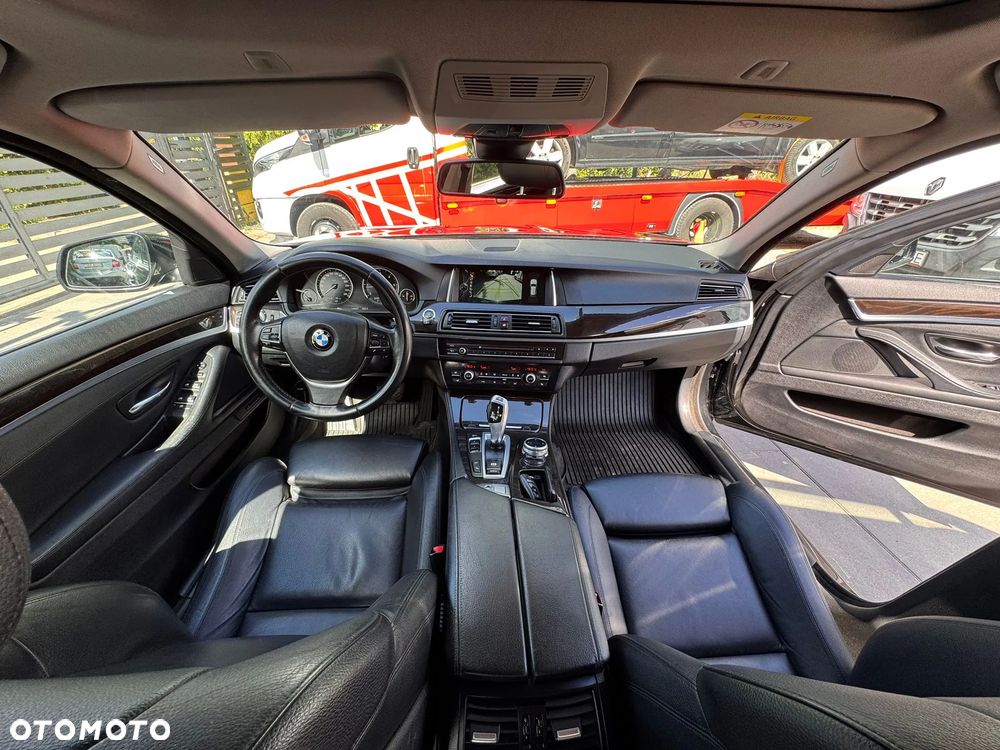 BMW Seria 5 525d xDrive Luxury Line - 15