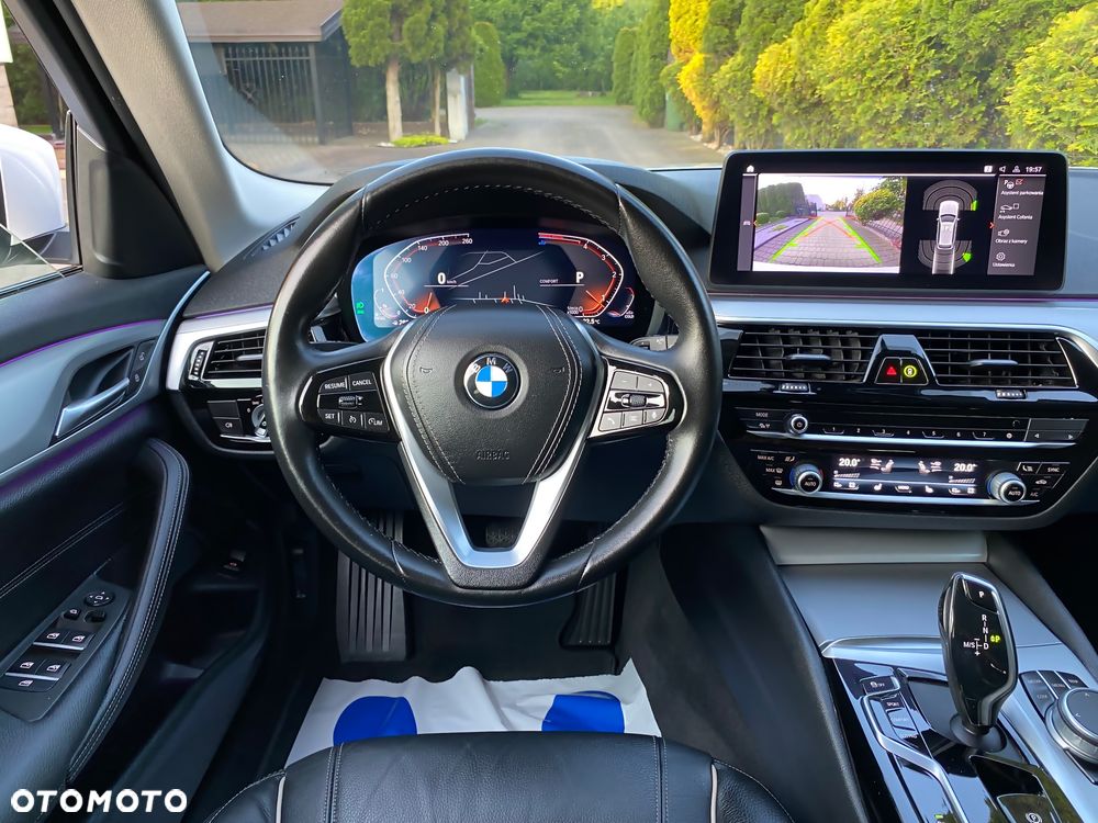 BMW Seria 5 520d Touring - 23