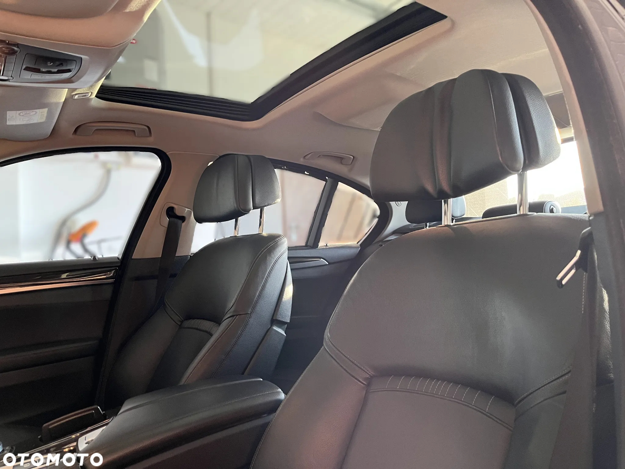 BMW Seria 5 520d xDrive Luxury Line - 31