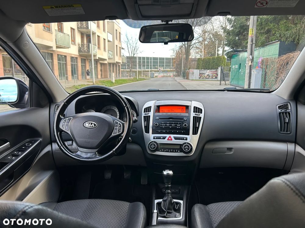 Kia Ceed 1.6 Comfort + - 18