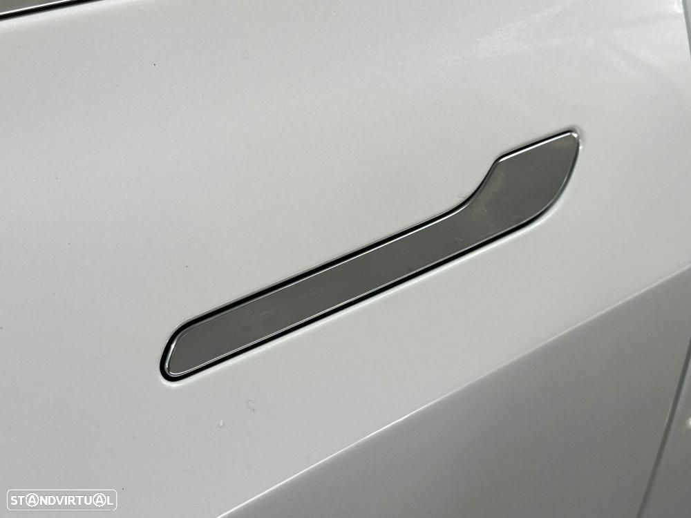Tesla Model 3 Long-Range Dual Motor AWD - 17