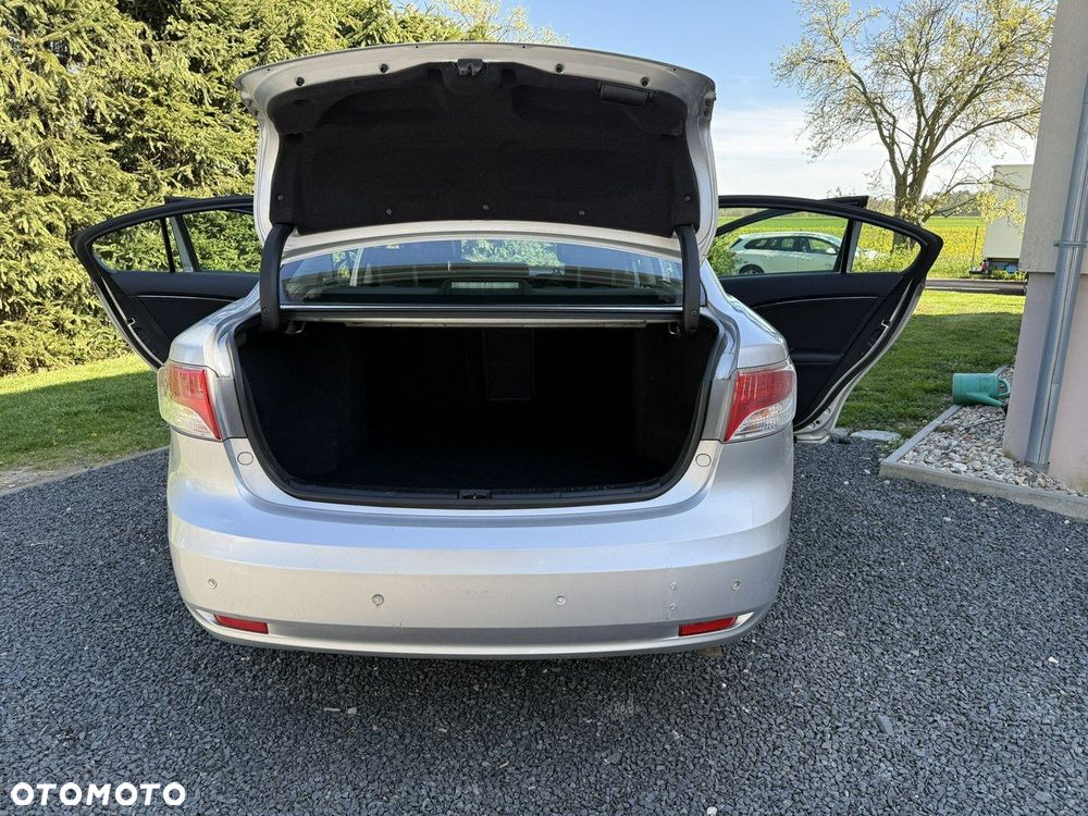 Toyota Avensis 1.8 Style - 18