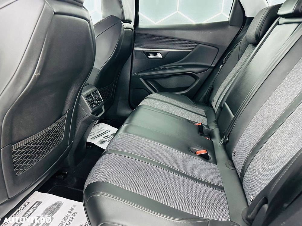 Peugeot 3008 PureTech 130 Stop & Start GPF Allure - 16