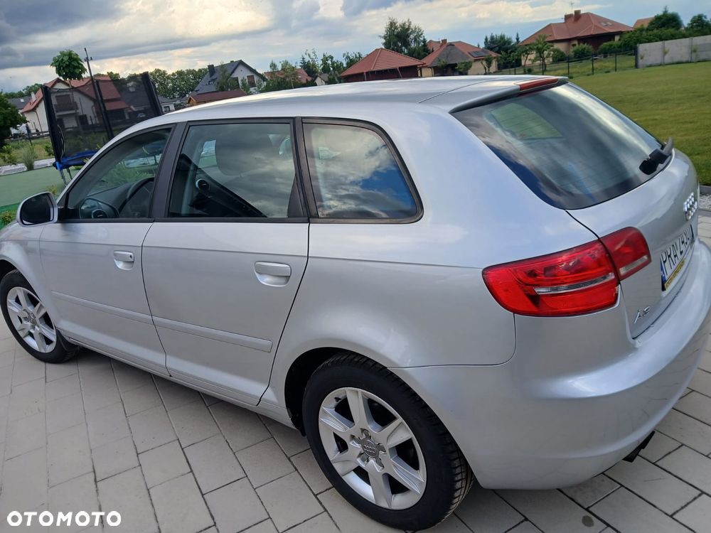 Audi A3 Sportback - 2