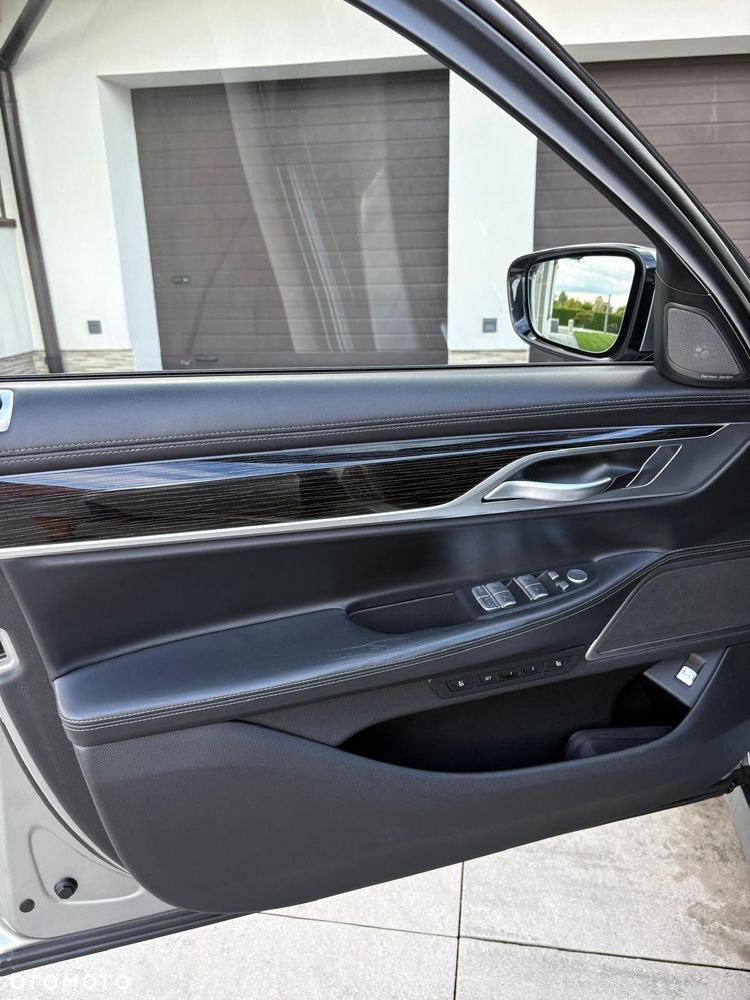BMW Seria 7 - 13