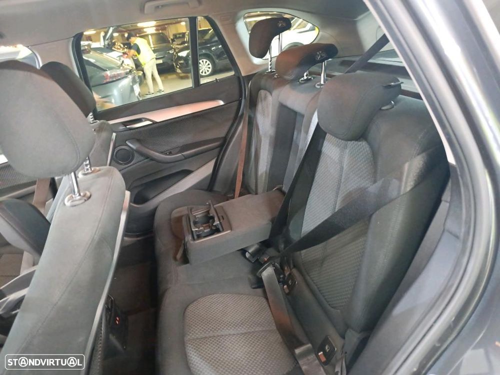 BMW X1 18 d sDrive Auto - 9