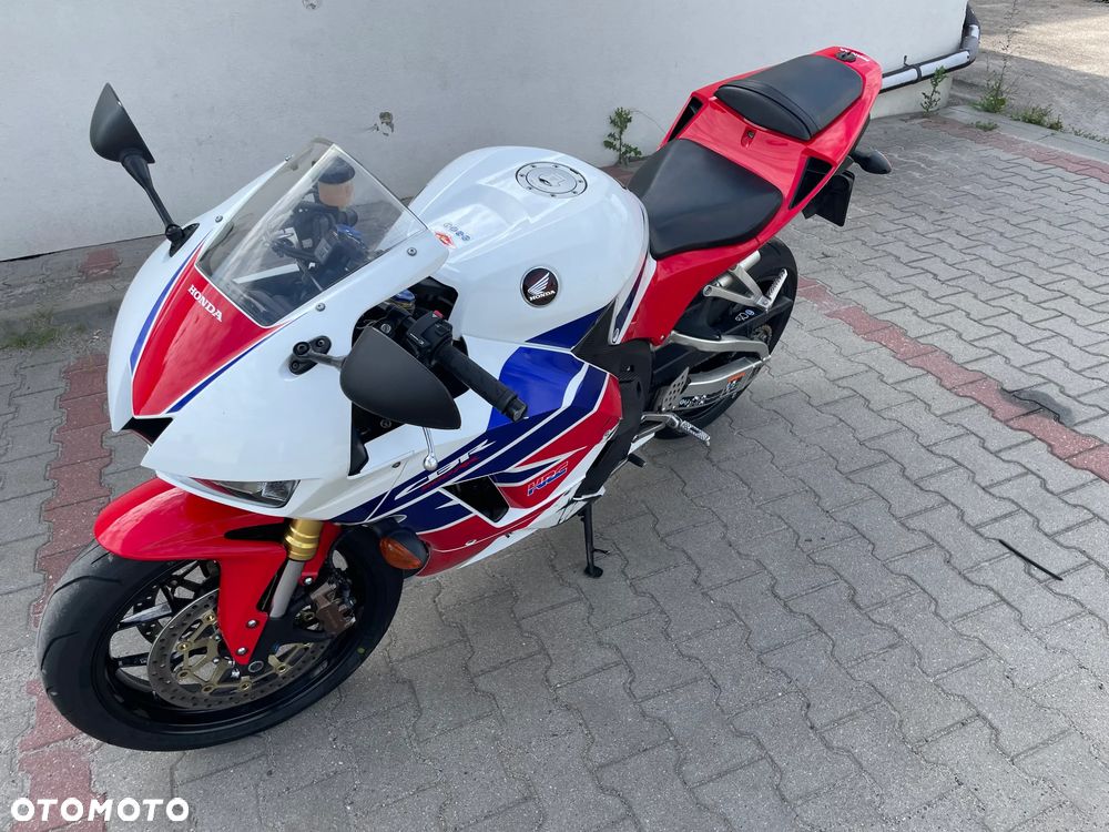 Honda CBR - 7