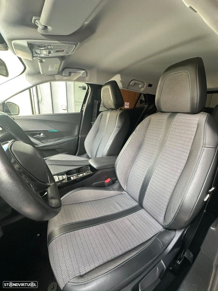 Peugeot 2008 1.2 PureTech Allure EAT6 - 9