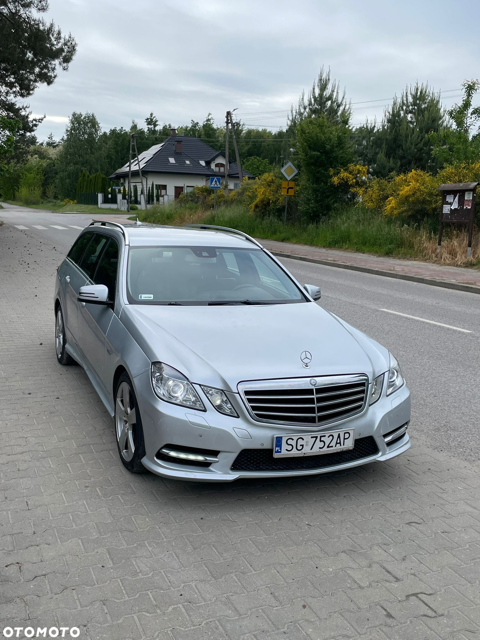 Mercedes-Benz Klasa E 220 T CDI DPF BlueEFFICIENCY 7G-TRONIC Avantgarde - 1