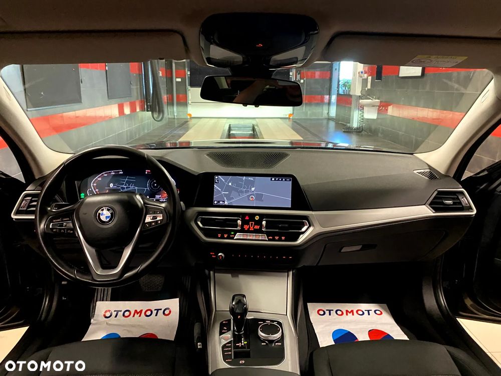 BMW Seria 3 320d Sport - 16