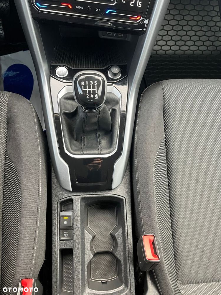 Volkswagen T-Roc - 25