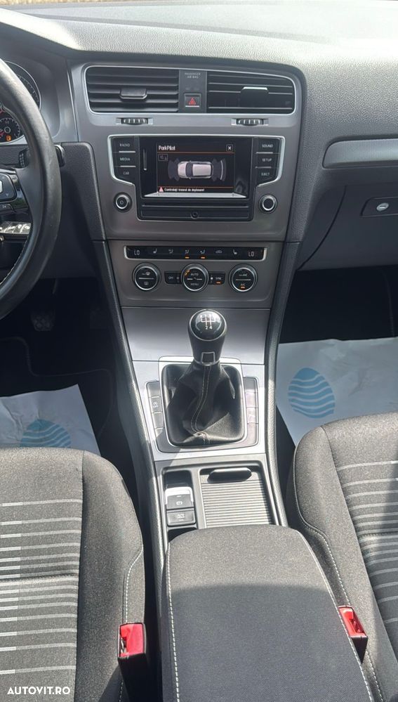 Volkswagen Golf 1.6 TDI BlueMotion Technology Lounge - 9
