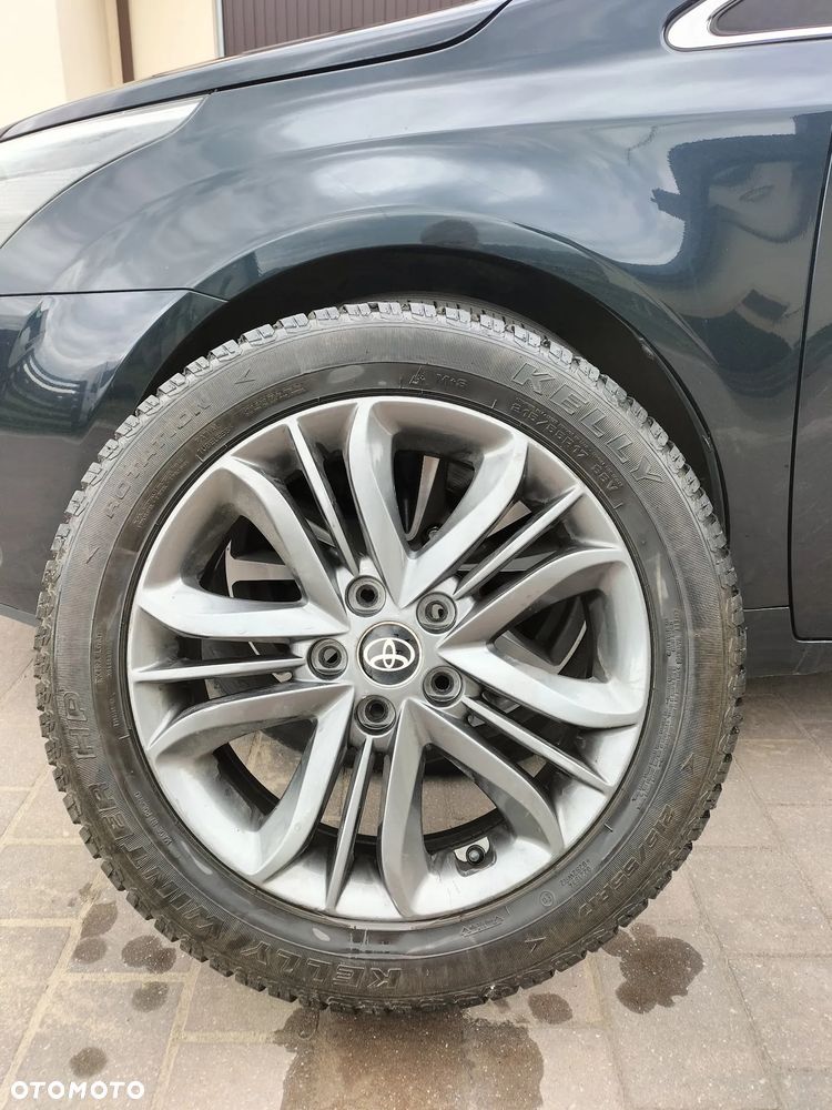 Toyota Avensis - 10