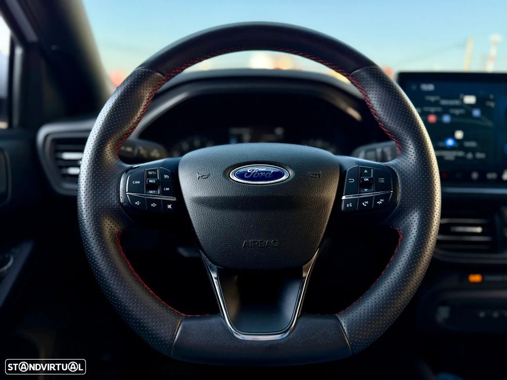 Ford Focus 1.0 EcoBoost MHEV ST-Line - 20