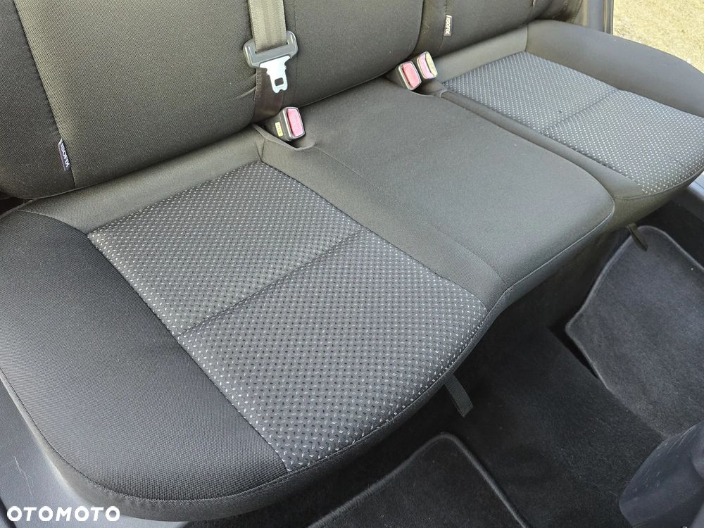 Hyundai i30 1.4 Classic + - 23