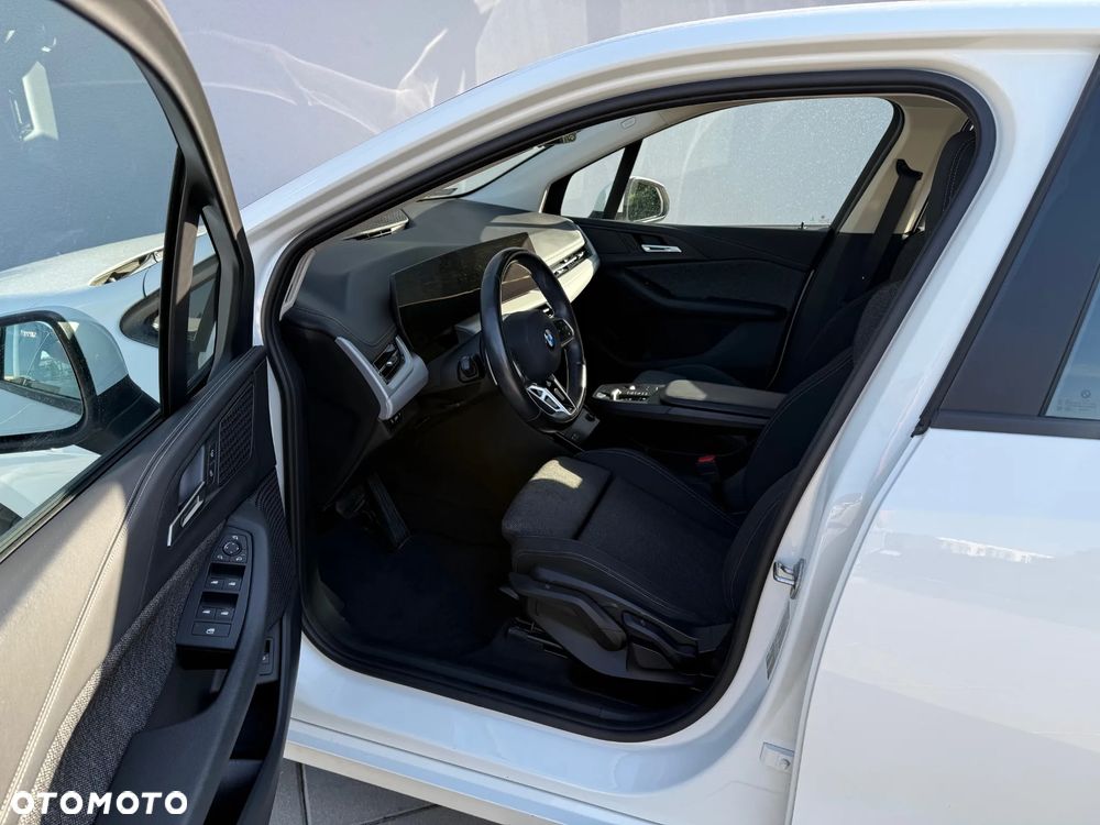 BMW Seria 2 218d - 9