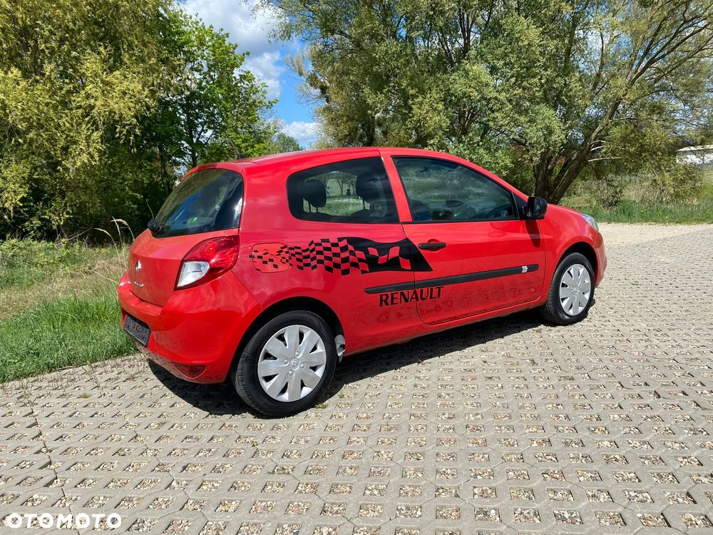 Renault Clio - 12