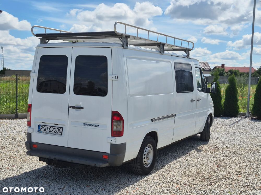 Mercedes-Benz Sprinter - 14