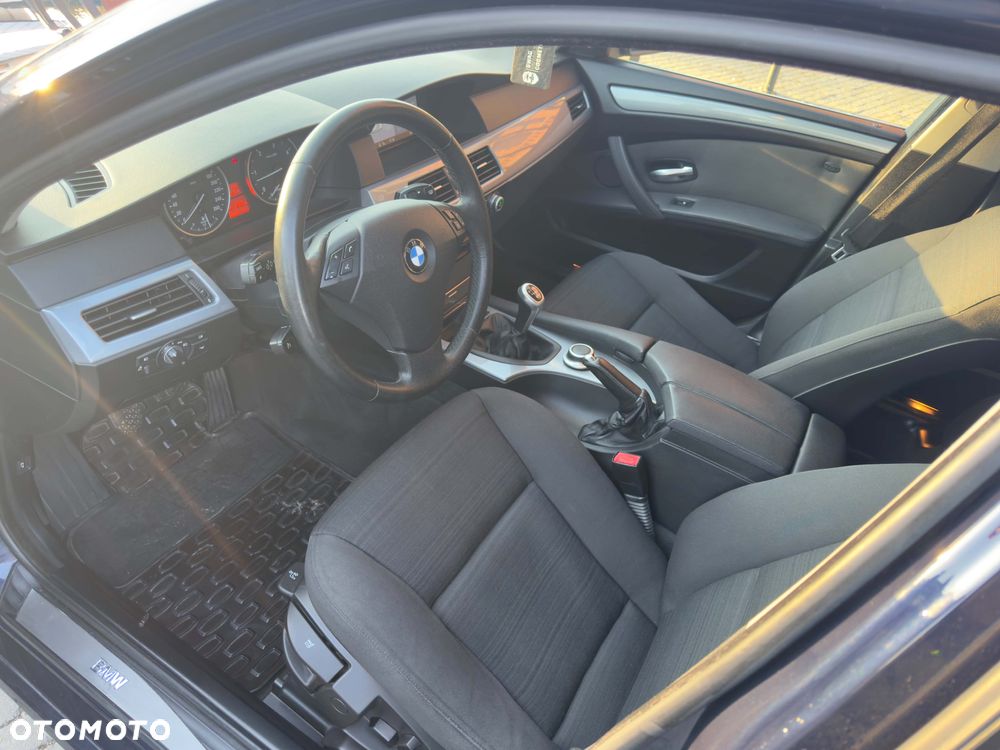 BMW Seria 5 525d - 8