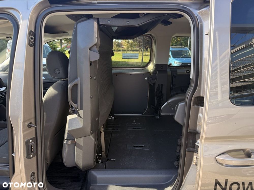 Ford Transit Connect - 14