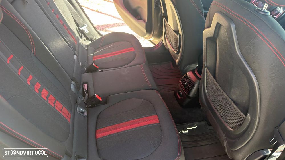 BMW 218 Active Tourer d Line Sport - 33