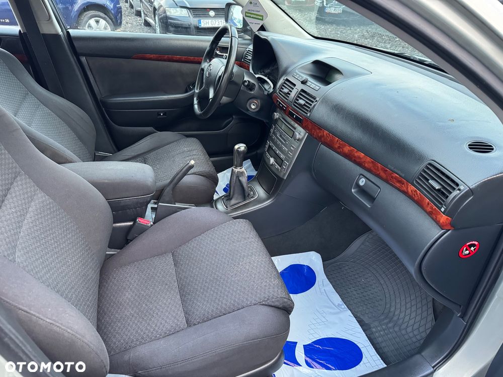 Toyota Avensis 1.8 VVT-i Sol - 19