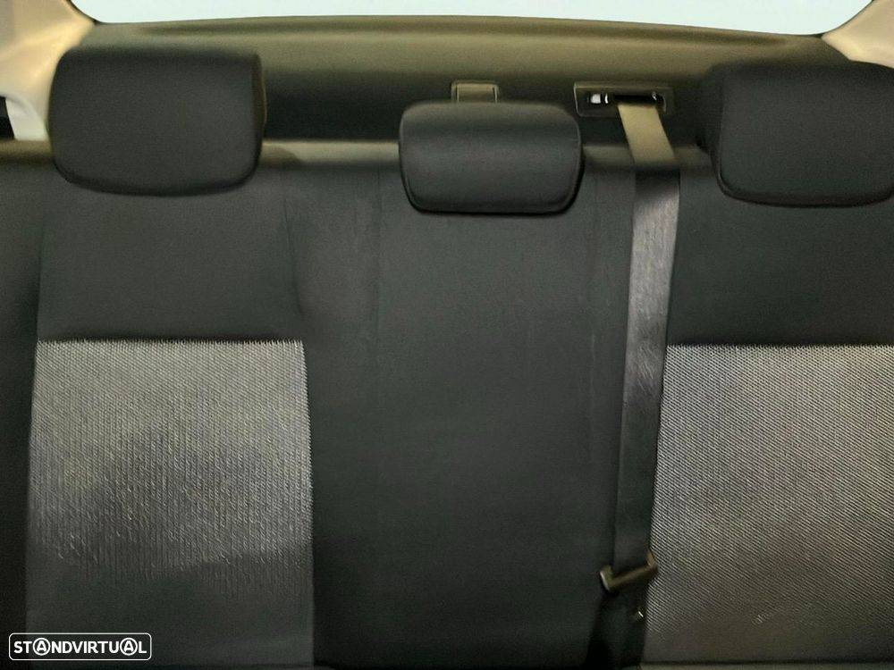 Mercedes-Benz A 250 Limousine - 15
