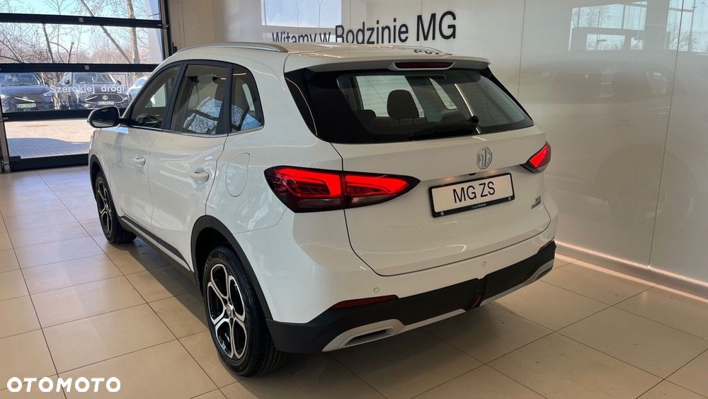 MG ZS Hybrid+ - 13