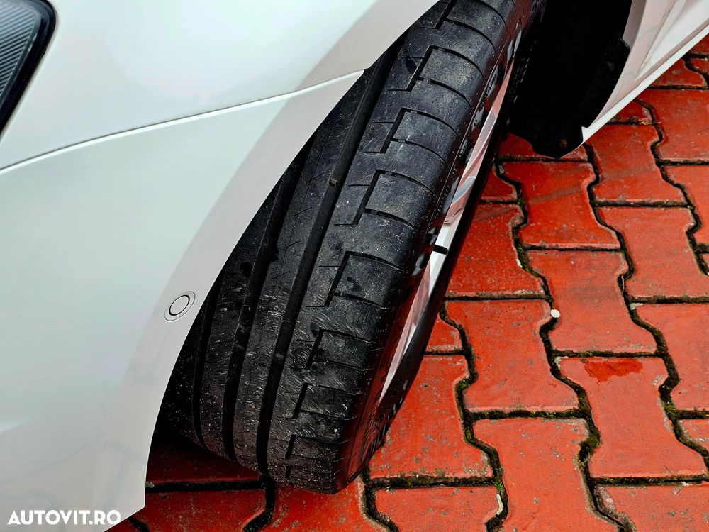 Volkswagen Golf - 23