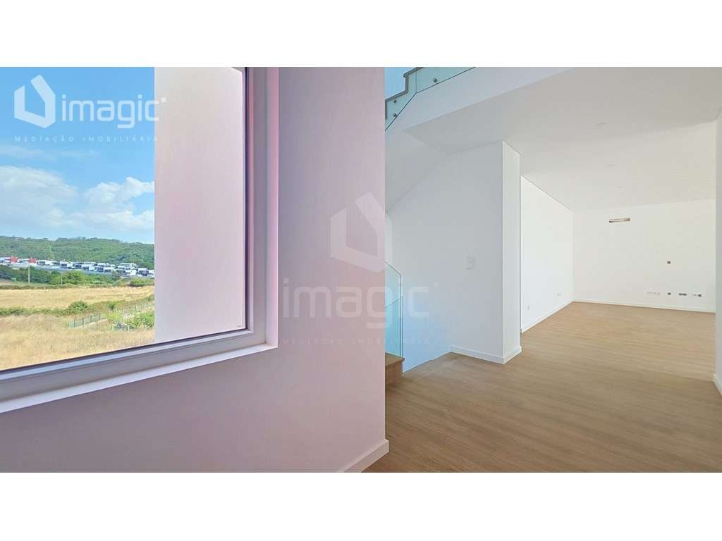 Moradia T4 nova com piscina e de Design moderno, em Mafra. - Grande imagem: 2/31