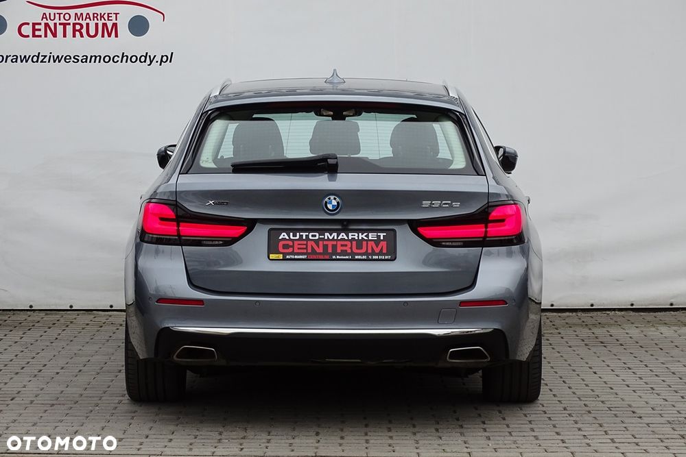 BMW Seria 5 530e xDrive Luxury Line sport - 12