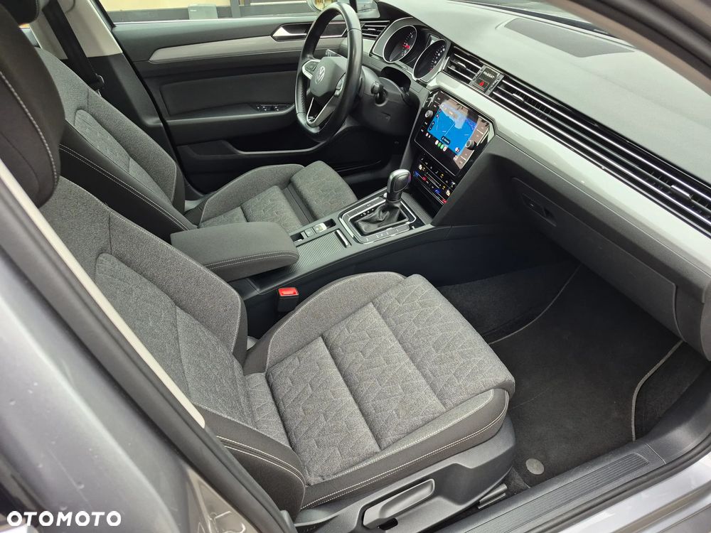 Volkswagen Passat 2.0 TDI EVO Business DSG - 9
