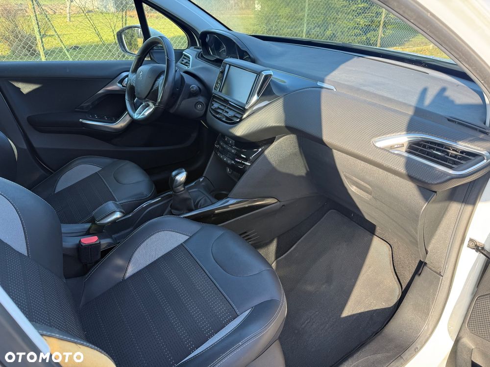 Peugeot 2008 - 11
