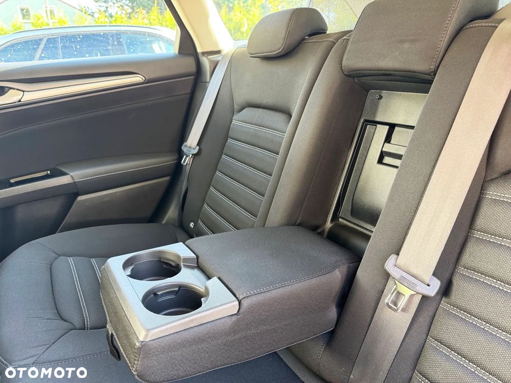 Ford Mondeo - 32