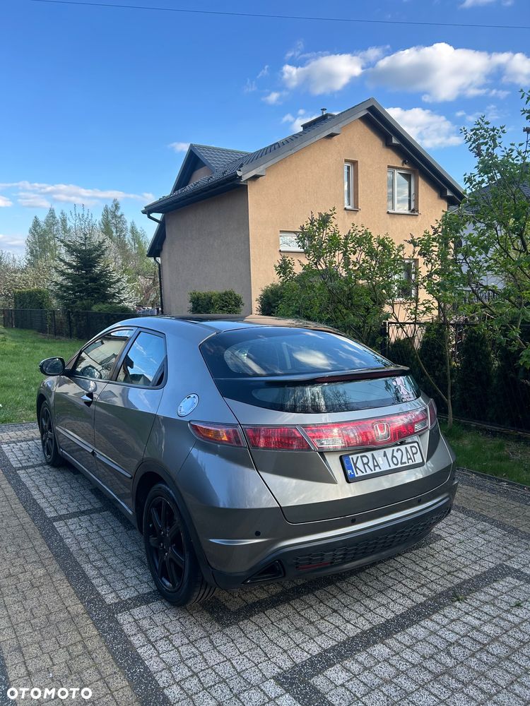 Honda Civic 1.8 Executive - 9