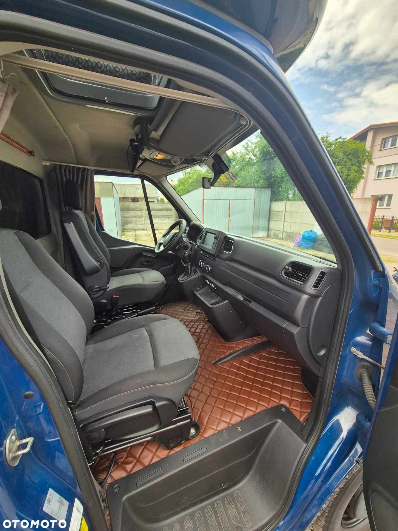 Renault MASTER 10EP WINDA DHOLLANDIA BAR 750KG PLANDEKA 2.3 165KM SERWIS ZADBANY PODUSZKI FV23% KLIMA WEBASTO BEZWYPADKOWY NAWIGACJA - 11