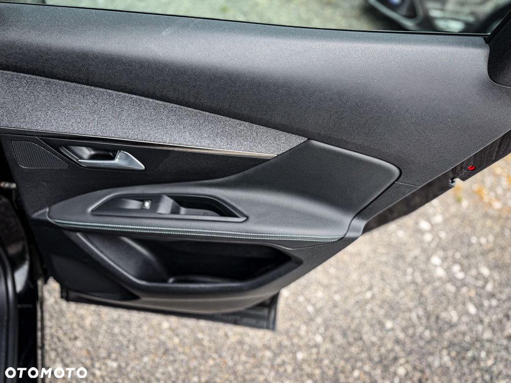 Peugeot 3008 BlueHDi 130 Stop & Start EAT8 Allure Business-Paket - 24