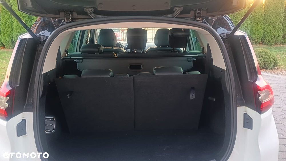 Renault Grand Scenic - 11
