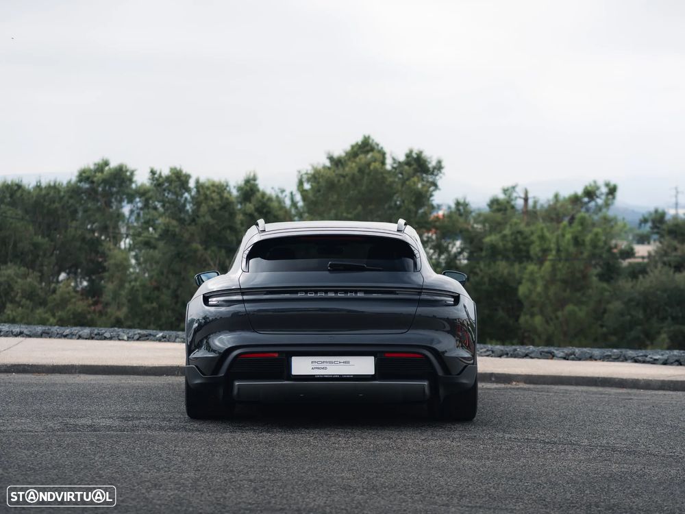 Porsche Taycan Cross Turismo 4 - 6