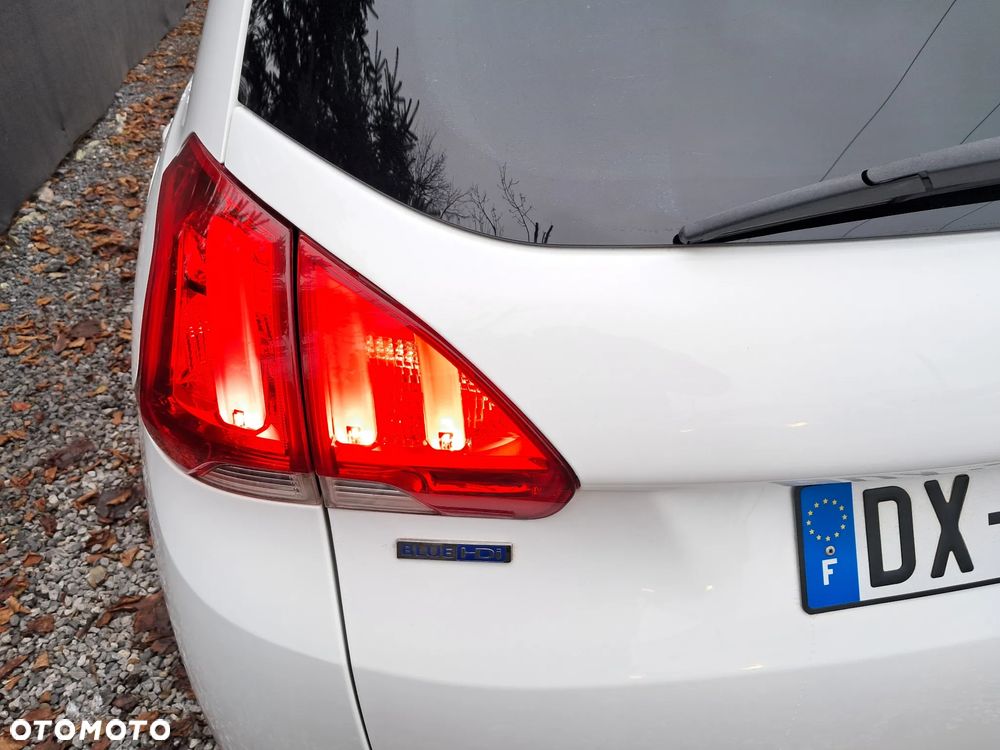 Peugeot 2008 BlueHDi 100 STOP & START Allure - 28