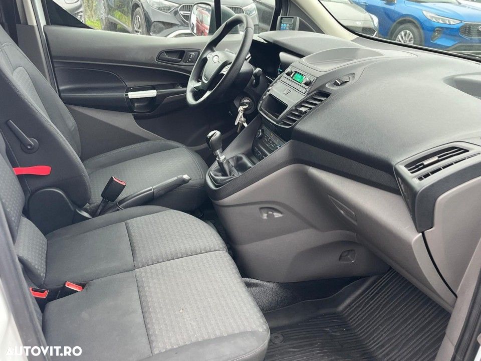 Ford Transit Connect - 13